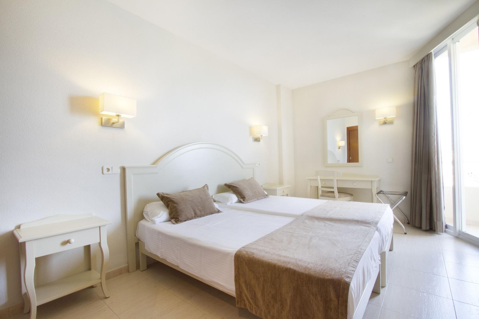 Garbi Cala Millor Hotel Cala Millor  Ngoại thất bức ảnh